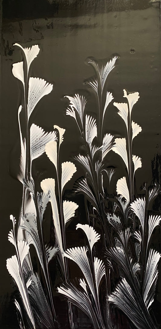 Monochrome Chain Pulled Flowers
